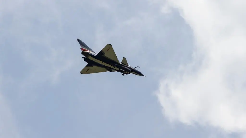 Chiński myśliwiec J-10 (zdjęcie ilustracyjne)