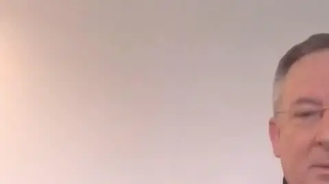 1803N052X SIENKIEWICZ2