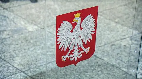 "Członek komisji dopisywał "X" na kartach wyjętych z urny". Nie tłumaczył dlaczego, usłyszał zarzuty