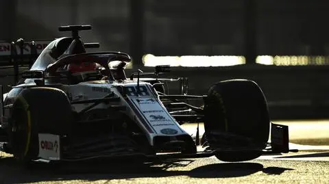 Kubica szybszy od kierowców Ferrari. Spektakularny powrót Alonso