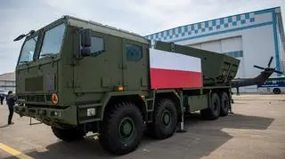 Wyrzutnie K239 Chunmoo będą posadowione na polskich Jelczach