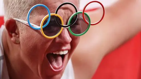 Anita Włodarczyk wins third-in-a-row Olympic gold medal in hammer throw