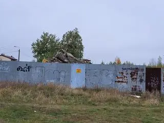 Po budynku niewiele już zostało 