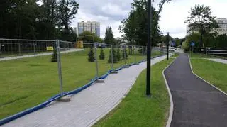 Przy nowej trasie wybudowano chodniki i drogi rowerowe