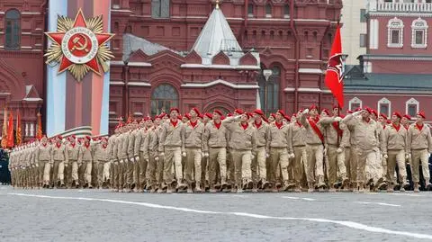 "Za Putinem choćby w ogień". Mają naście lat i wierzą, że o Rosję trzeba się bić. Tego ich nauczyła Junarmia