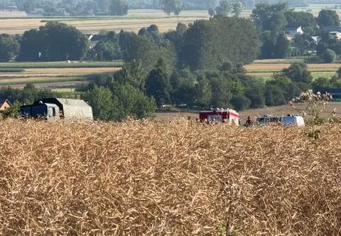 Zgłoszenie o wybuchu. Służby zabezpieczają krater