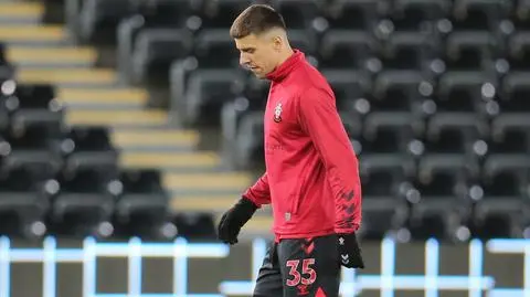 Bednarek nie zgrał w Pucharze Anglii. Trener wyjaśnił brak zaufania