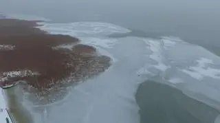 Zalew Wiślany skuty lodem