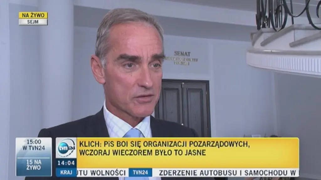 Jackowski przypomina: przy przedłużaniu wieku emerytalnego marszałek Borusewicz nie wpuścił na salę przedstawicieli związków zawodowych