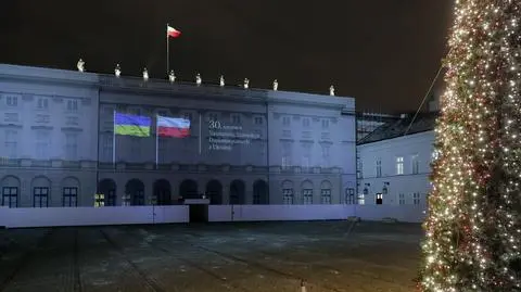 Fasada Pałacu Prezydenckiego w 30. rocznicę nawiązania stosunków dyplomatycznych między Polską a Ukrainą 