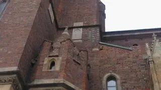 Głowa czeladnika na wieży katedry