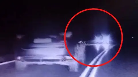 Pędziła pod prąd z przebitą oponą. Nagranie