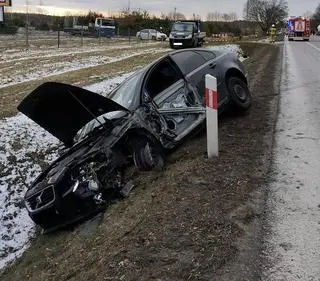 37-latek wjechał do rowu 
