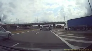 Radiowóz stanął w poprzek drogi