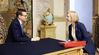 Spotkanie Mateusza Morawieckiego z premier Wielkiej Brytanii Liz Truss w Pradze