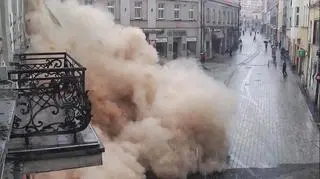 Moment zawalenia się kamienicy