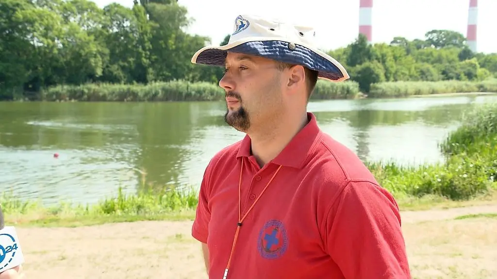 Adam Choromański z WOPR o bezpiecznym zachowaniu nad wodą
