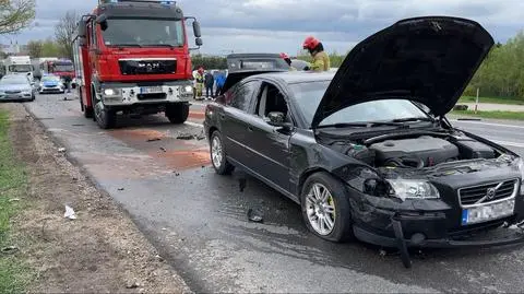 Zderzyło się siedem samochodów. Policja o wstępnej przyczynie 