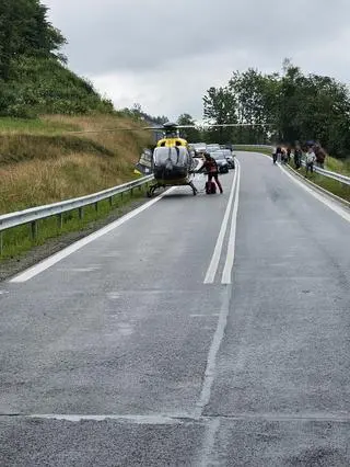 Jedną z rannych osób zabrał śmigłowiec LPR