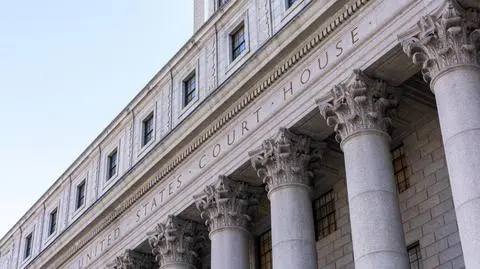 Żyła w luksusie, oszukując ocalałego z Holokaustu 87-latka. "To zachowanie chore i smutne" 