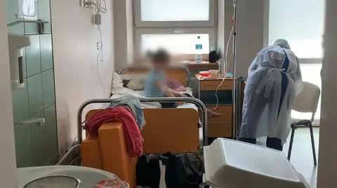 Mali pacjenci sami na oddziałach covidowych. Do pomocy ruszyli wolontariusze