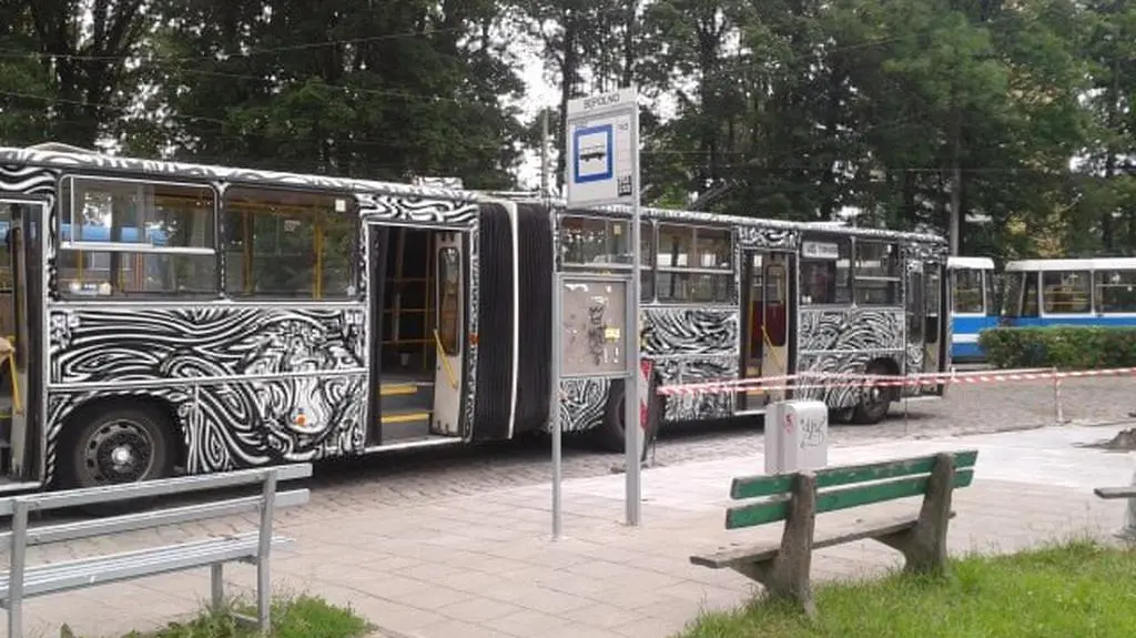 MPK zorganizowało konkurs. Polowanie na Ikarusa, nową maskotkę miejskiego przedsiębiorstwa komunikacyjnego