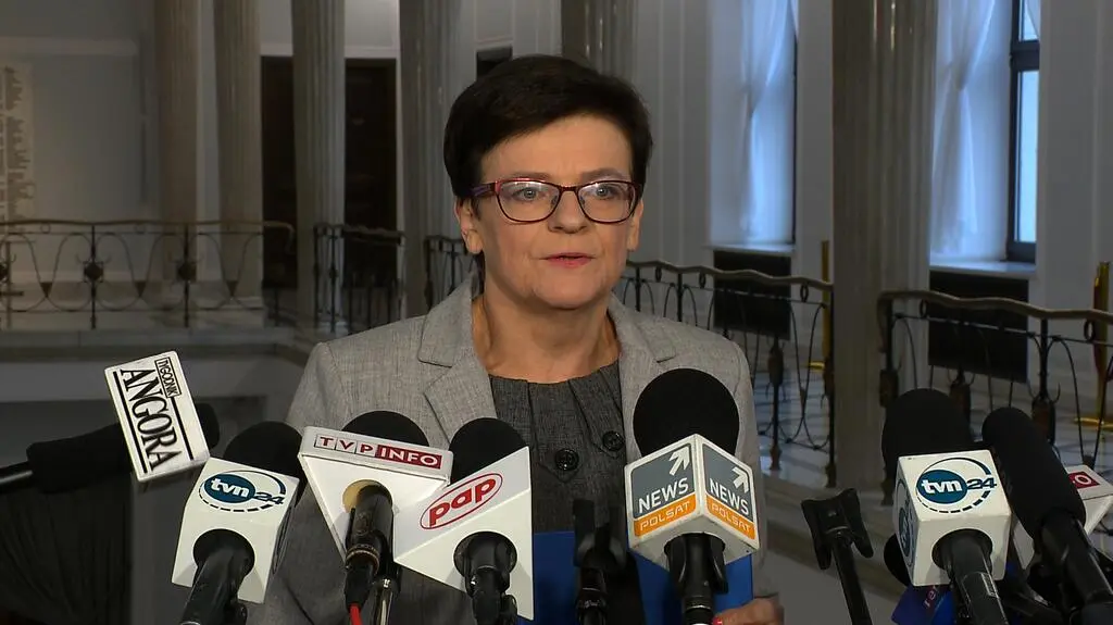 Szumilas: indoktrynacja dzieci i młodzieży