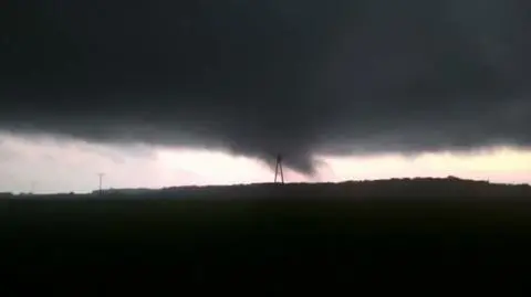 Trąba powietrzna we Wschowie