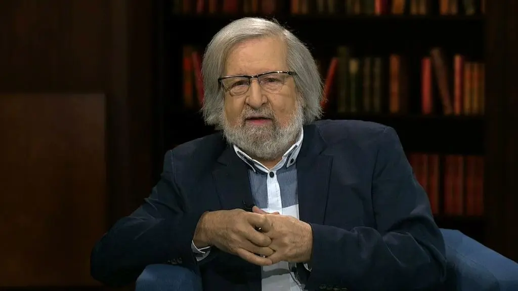 Usmażyć jajecznicę z ajerkoniaku