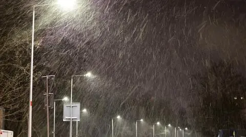 Mroźna i wietrzna noc. Pojawią się zawieje śnieżne