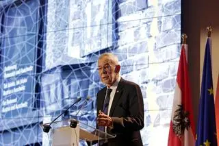 Przewodniczący Rady Narodowej Austrii Wolfgang Sobotka podczas otwarcia wystawy austriackiej "Tak daleko, tak blisko. Austria a Auschwitz"