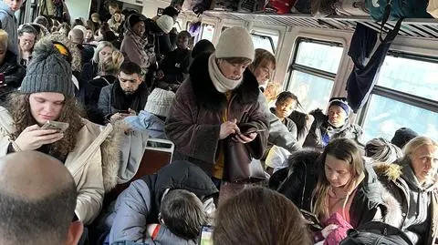 Pociąg z ewakuującymi się Ukraińcami do Polski