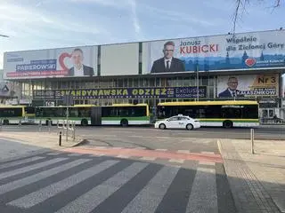 Zielona Góra oklejona plakatami wyborczymi