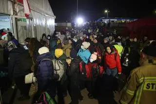 Stacja w Olkuszu. Przyjazd pociągu z uchodźcami z Ukrainy
