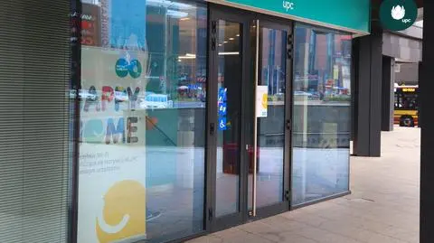 Znikają salony UPC Polska. "Optymalizujemy połączoną sieć"