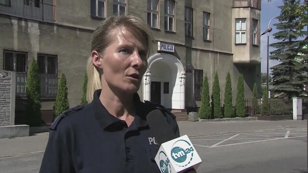 Policja szuka osoby która zostawiła psa w lesie