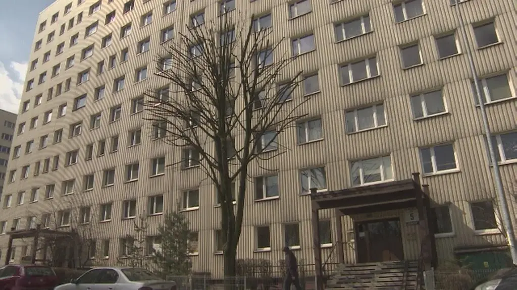 Trzylatek sam w katowickim bloku. Policja odnalazła matkę