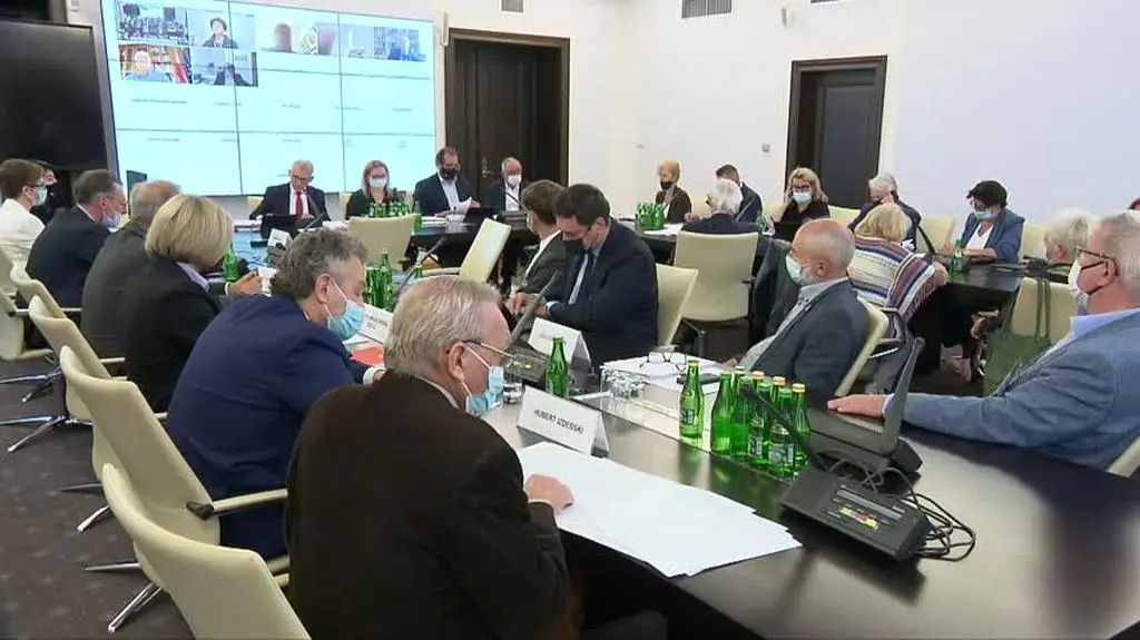 0609N394XR PIS DNZ TRACZU SENAT