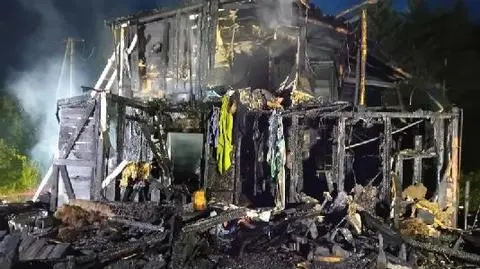 Dwie osoby zginęły w pożarze drewnianego budynku w Żukowie