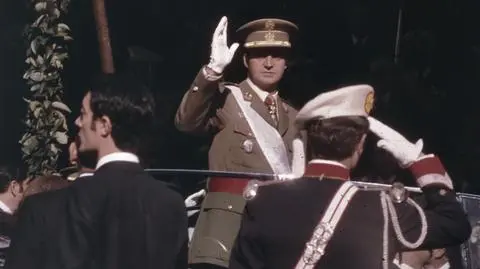 Kluczowy dla hiszpańskiej demokracji, zamieszany w skandale. Były król na dobrowolnym wygnaniu