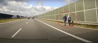 Wyprzedzał pasem awaryjnym A2. Prawie potrącił pieszych