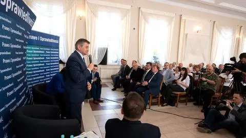 Marszałek Sejmu na spotkaniu z mieszkańcami Łęczycy