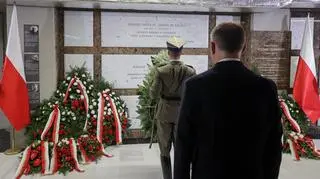 Prezydent w Świątyni Opatrzności Bożej złożył wieńce przy grobach ofiary katastrofy smoleńskiej
