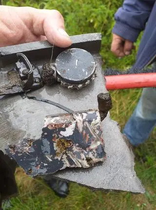 Znaleziono między innymi fragmenty systemu sterowania i instalacji elektrycznej