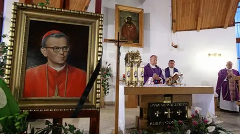 Tłumy krakowian żegnają kard. Macharskiego