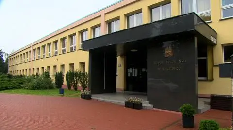 Skończyła kwarantannę i poszła do szkoły. Na zajęciach dostała wynik testu: koronawirus