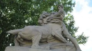 Oderwali ogon lwu