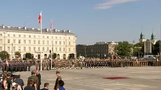Prezydent podczas uroczystości na placu Piłsudskiego