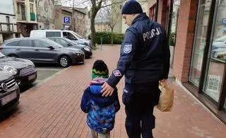 Bytów. Policjanci zaopiekowali się dzieckiem