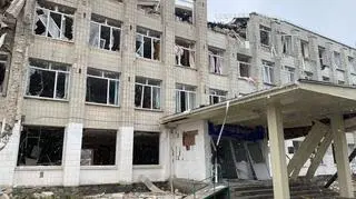 Zbombardowana szkoła w Żytomierzu, zdjęcie z 6 marca